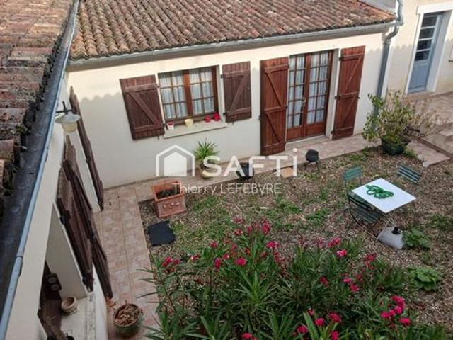 Belle et grande maison en centre ville de Jaunay Clan