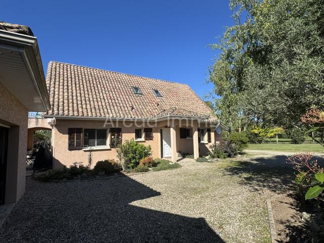 Belle et spacieuse maison, 3 chambres, piscine et jardin