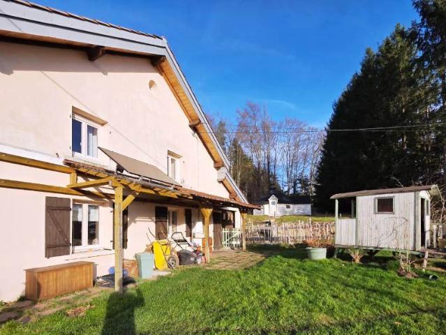 Belle Ferme Vosgienne sur grand terrain au calme