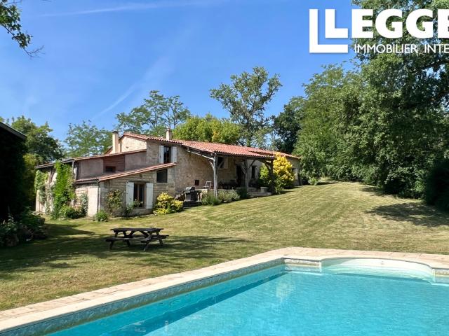 Belle ferme de 6 chambres en Dordogne avec piscine, vue rivière, près de Bordeaux et Saint Émilion