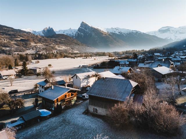 Belle ferme de pays à rénover 455m² Morillon