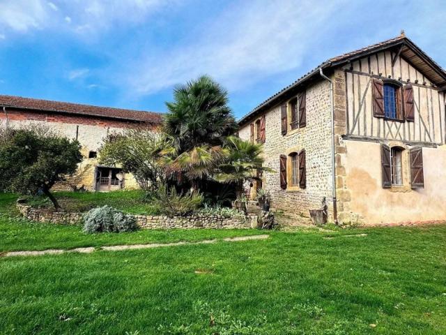Belle ferme rénovée 240m², gîte Trie sur Baïse 65220