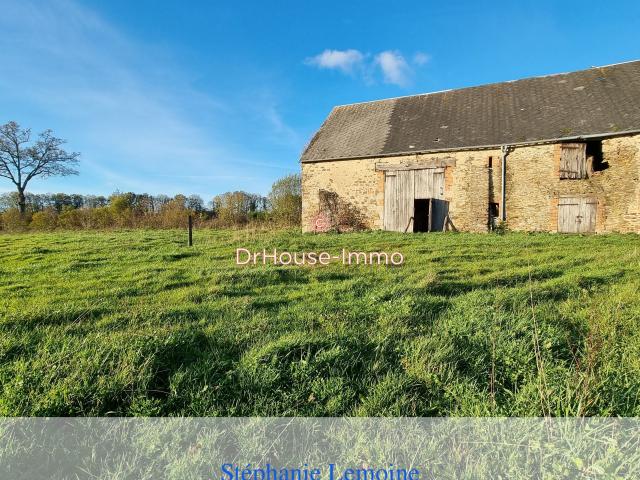 Belle Grange en pierre sur terrain agricole de 1,5 Hectare