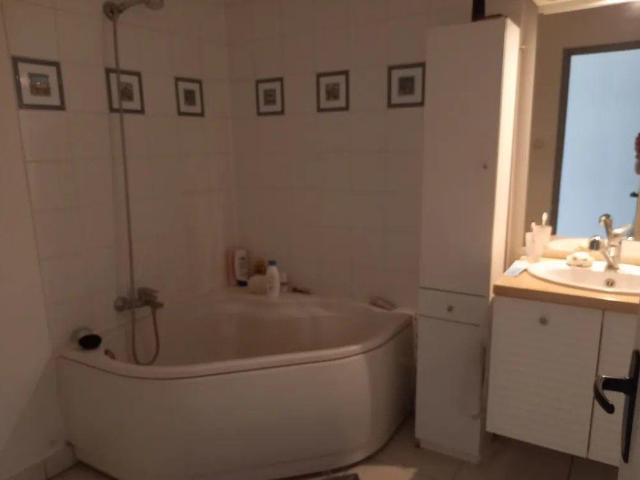 Belle grande chambre meublée 12m² dans coloc 76m²