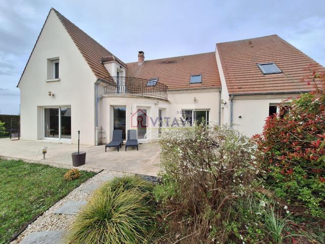 BELLE GRANDE MAISON FAMILIALE AU PORTES DE COMPIEGNE