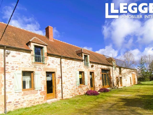 Belle longère Berrichonne en pierre rénovée avec paddocks