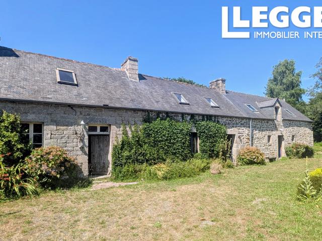 Belle longère en pierre avec étangs, bois privé et potentiel d'aménagement