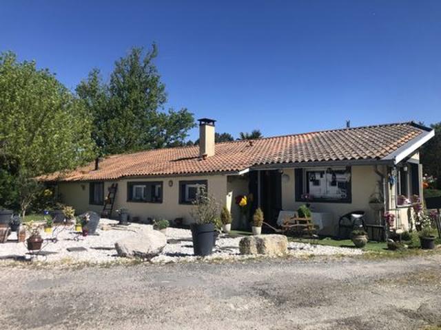 BELLE LONGERE 170 m2 GAILLAN EN MEDOC SUR 2,7 HECTARES, GARAGE ET DEPENDANCE