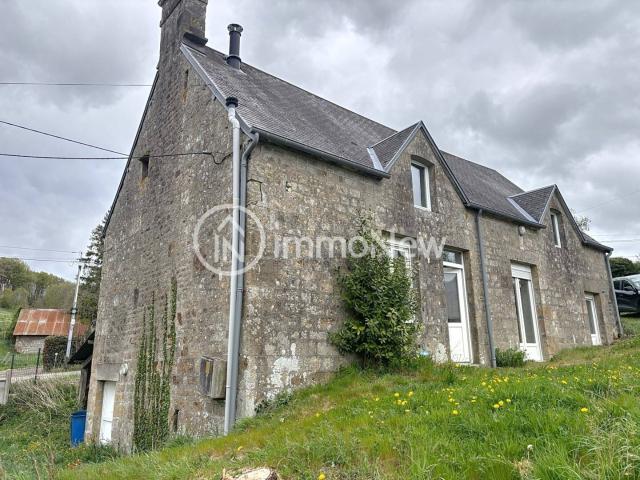 BELLE LONGERE 68 M2 AU CALME SUR TERRAIN D ENVIRON D UN HECTARE