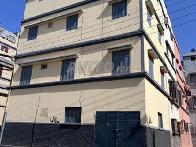 Belle maison, 3 façades, bien ensoleillée