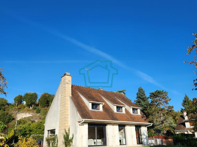 Belle maison 7 pièces, 144m2, 2235m2 de terrain secteur VERNON