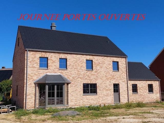 Belle maison 4 façades dans un endroit calme