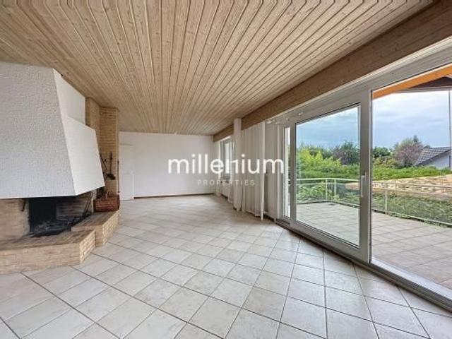 Belle maison 8P avec piscine à Onex