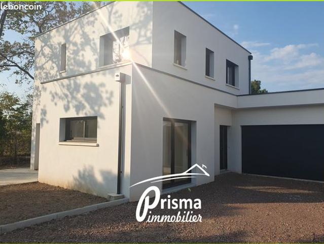 Belle maison contemporaine 6 pièces, garage double