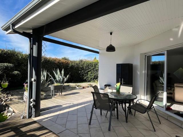 Belle maison contemporaine sur PARENTIS EN BORN