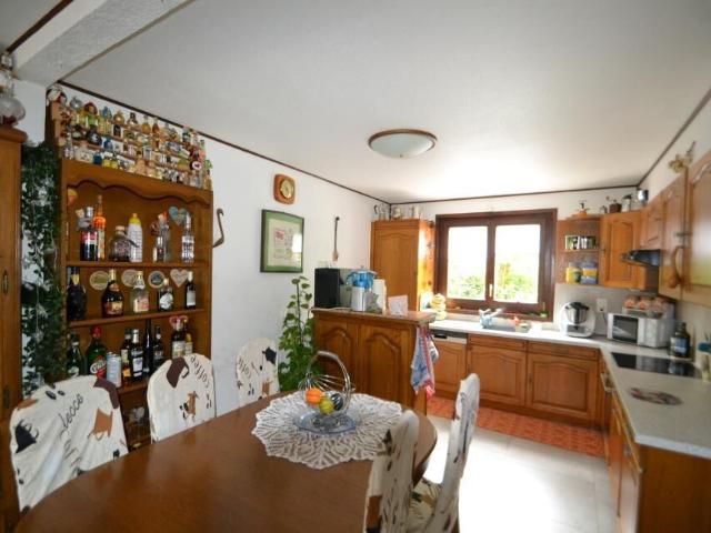 Belle maison contigüe d'angle de 5.5 pièces Quartier paisible et familial | dreamo. Ch