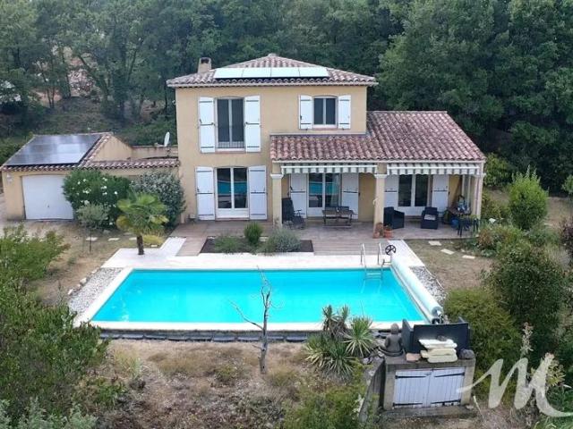 Belle maison à Montmeyan, avec piscine, garage et 4 chambres!
