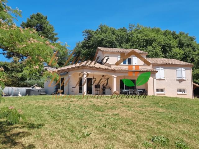 Belle maison à Roussillon le Haut