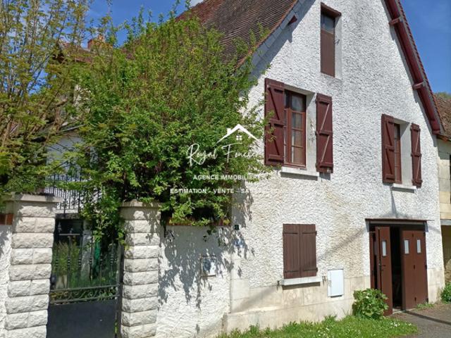 Belle maison ancienne, à la campagne