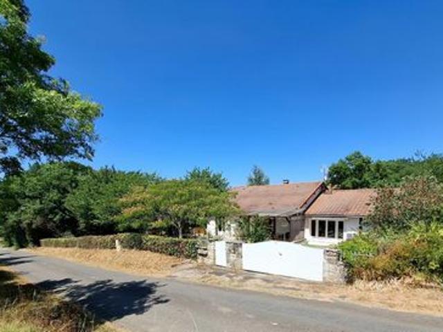 Belle maison avec terrain, beau potentiel