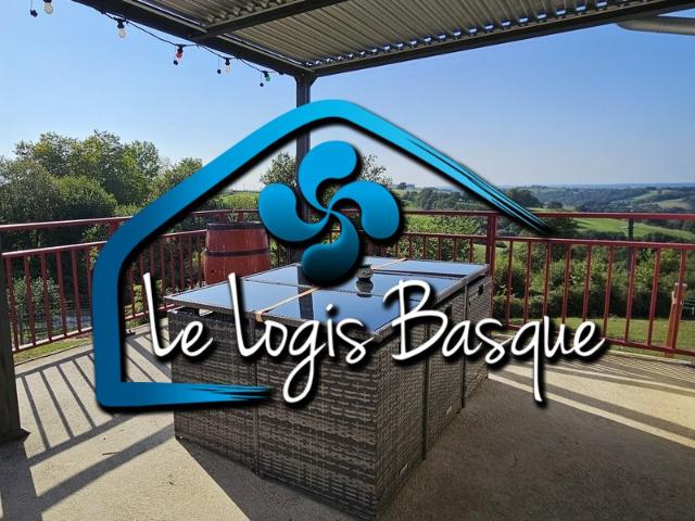 Belle maison avec vue exceptionnelle à BARDOS
