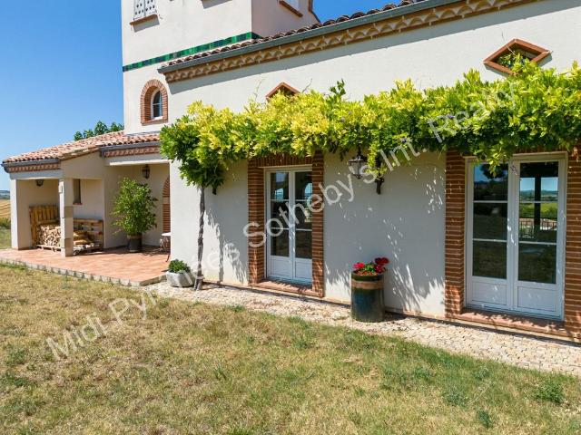 Belle maison avec vue incroyable à 360°avec un appartement i. 278m² Lavaur