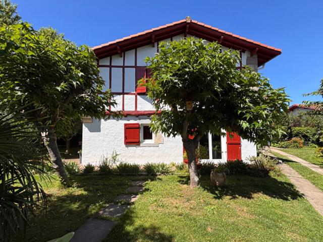 BELLE MAISON AVEC JARDIN