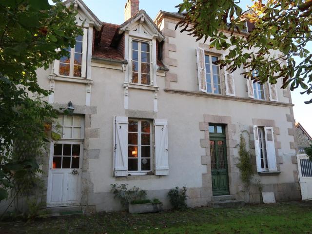 Belle Maison Bourgeoise Dans Bourg De Gouzon 160m² Gouzon