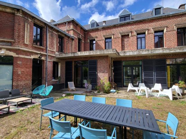 BELLE MAISON BOURGEOISE HYPER CENTRE AVEC GRAND JARDIN