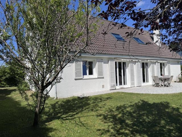 Belle maison dans résidence de standing avec piscine et tennis