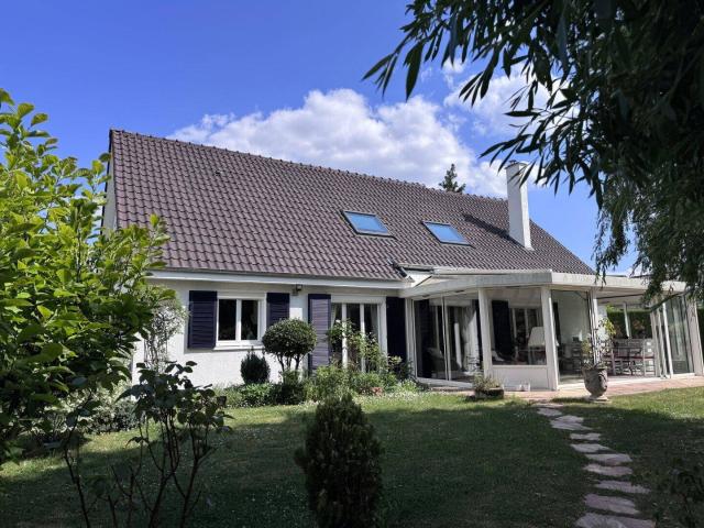 Belle maison dans résidence de standing avec piscine et tennis
