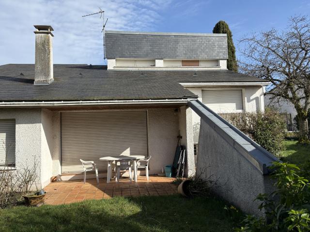 BELLE MAISON D'ARCHITECTE DE 152 M2 DANS PETITE RÉSIDENCE PROCHE GARE ET CENTRE VILLE