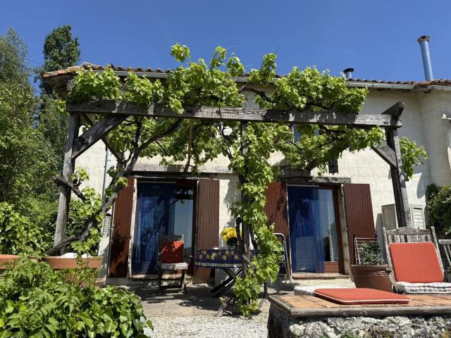 Belle maison de 3 chambres avec piscine commune 124m² Aubeterre sur Dronne