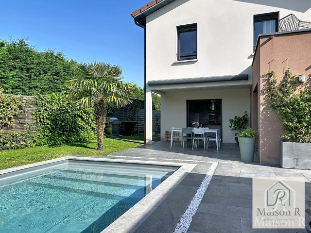 Belle maison de 170 m2 avec sa piscine plein Sud