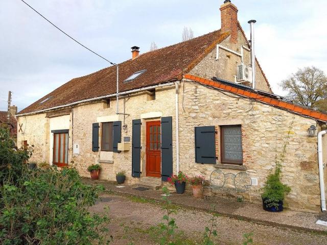 Belle maison de campagne avec piscine à 20 minutes de Montmorillon