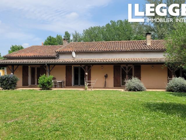 Belle maison de campagne de plain pied, située à deux pas du Lot