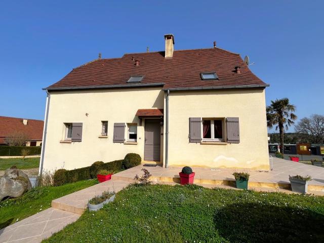 Belle maison de caractère à vendre, prestations de qualité. 110m² Gourdon