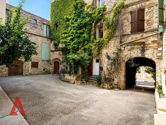 Belle maison de caractère de 200m2 avec 5 chambres en parfai. 230m² Roujan