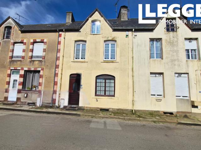 Belle maison de bourg avec garage et jardin à St Fraimbault proche de Domfront