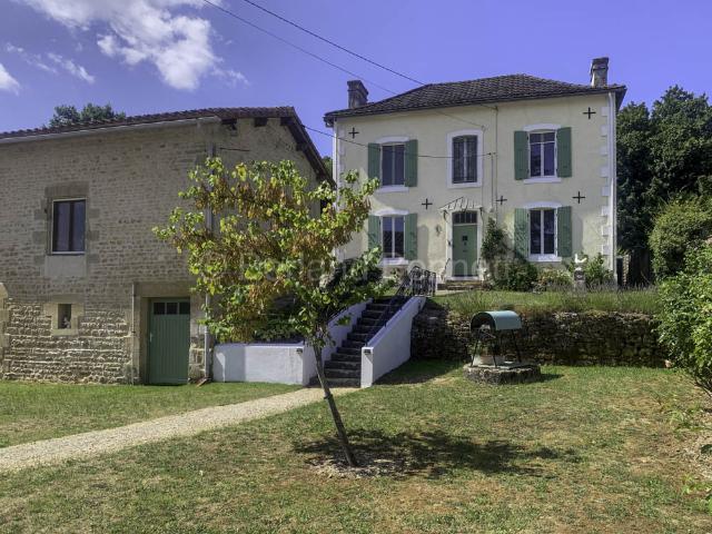 Belle Maison de Maître avec piscine et studio