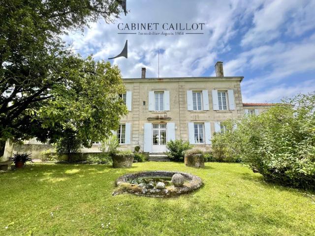 Belle Maison De Maître 10 km Sud de Saintes réf.51398 400m² Tesson