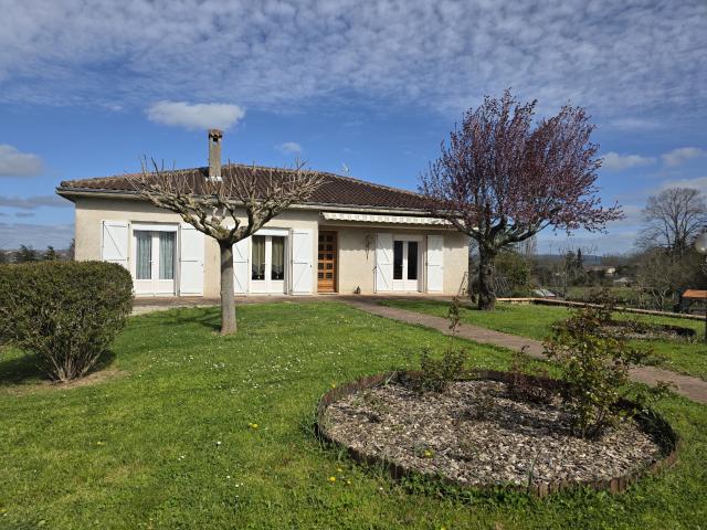 Belle maison de plain pied T4 avec piscine et sous sol complet