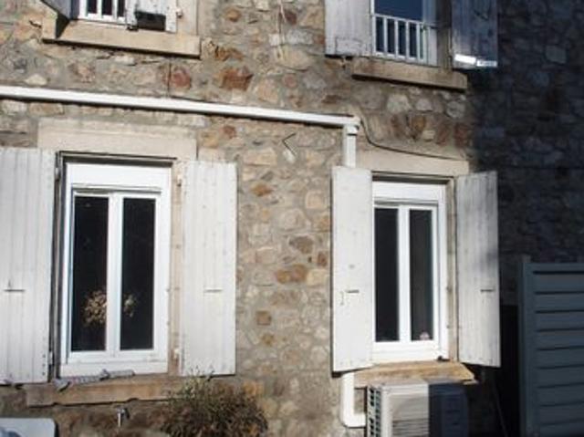 Belle maison de rue proche centre ville