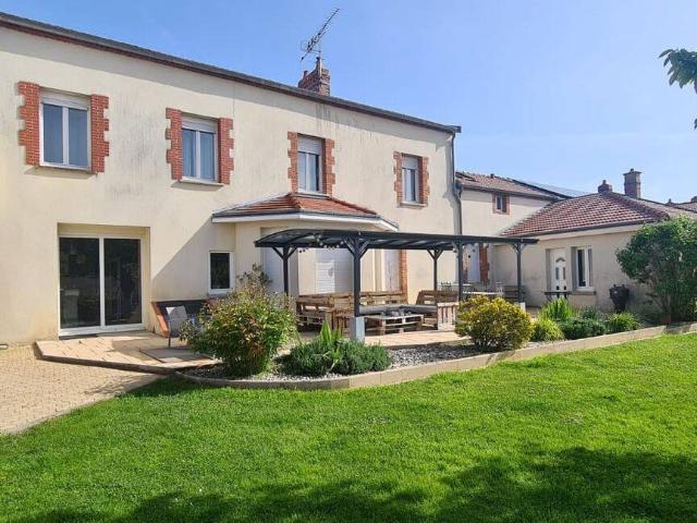 BELLE MAISON DE VILLAGE A BOURGOGNE PROCHE REIMS