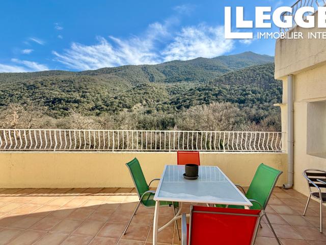 Belle maison de village en pierre avec 4 chambres terrasses ensoleillées et vue dégagée