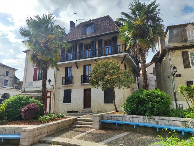 Belle maison de ville avec balcons 81m² Salies de Béarn