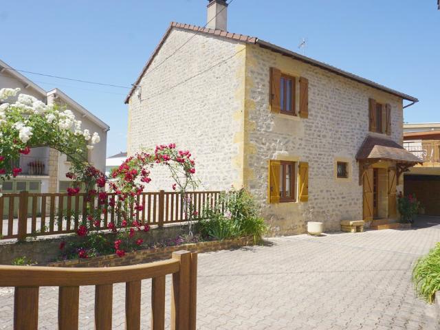 Belle maison de ville en pierres apparentes avec double gara. 113m² Paray le Monial