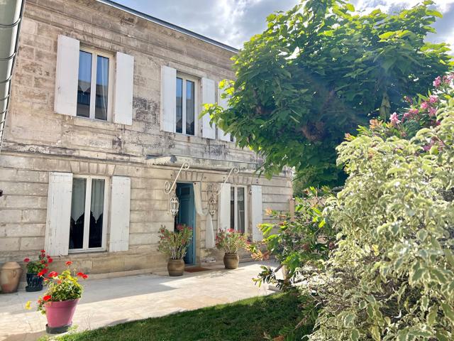 Belle maison de ville proche du centre 200m² Libourne