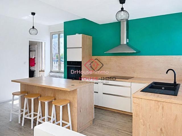 Belle maison, du potentiel et de beaux volumes
