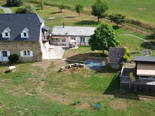 Belle maison en pierre, avec dépendances et une vue magnifiq. 170m² Oloron Sainte Marie